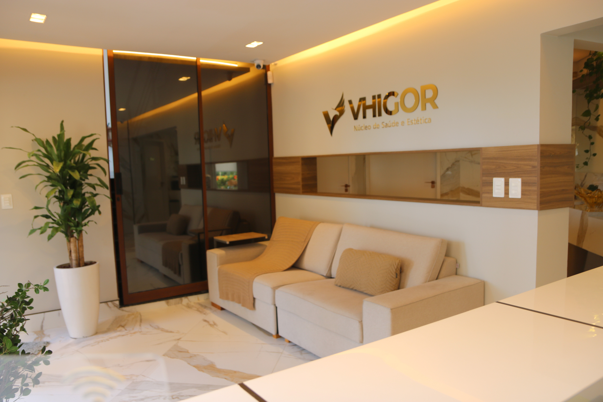 Sala de espera elegante da Clínica Núcleo Vhigor